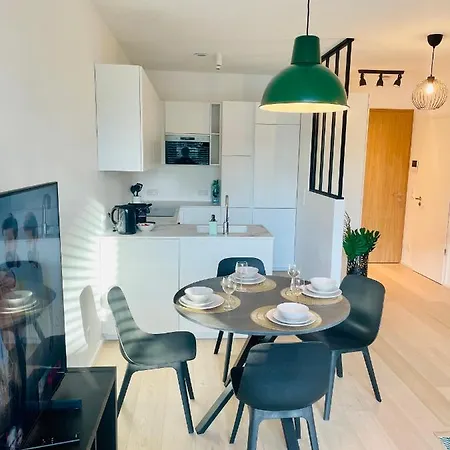 New & Large 1 Bedroom In Center- Terrace & Parking
